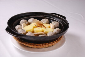 豆腐鱼丸煲