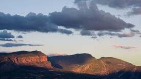 远眺高山