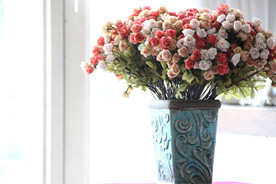 五颜六色艳丽插花