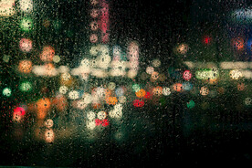 唯美梦幻下雨背景