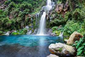 山间流水