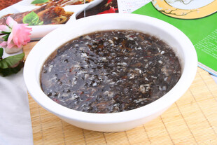  红枣黑米羹