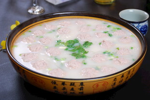  萝卜丸子粉丝汤