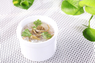 莼菜鱼肚羹