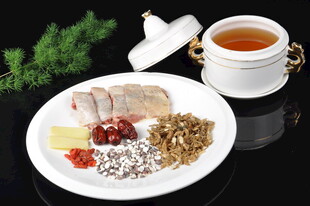 冬草茨实炖老鸭
