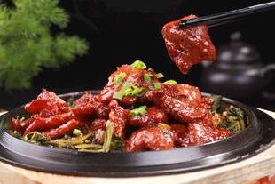 石锅牛肉