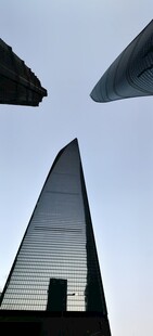 陆家嘴三件套