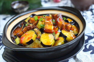 卤肉茄子煲
