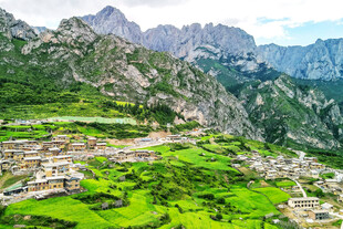 扎尕那山