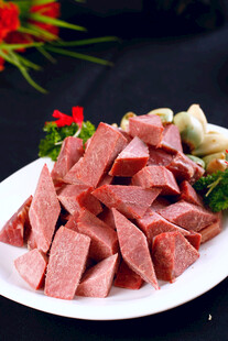 大块牛肉