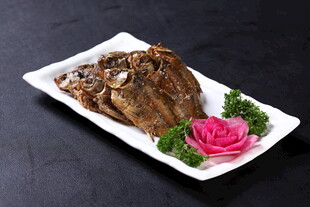 骨酥鲫鱼