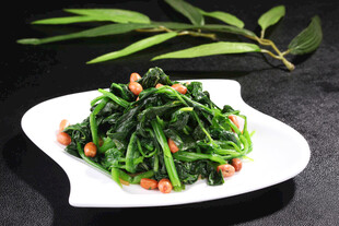  花生米拌菠菜