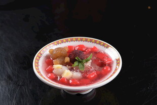 杨梅冰汤圆