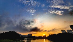 日出 清晨 