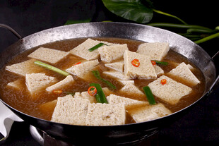 锅仔炖豆腐