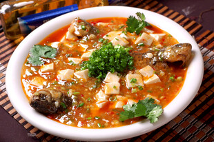 豆腐烧鲫鱼