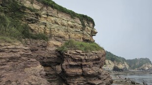 海边的沉积岩景观
