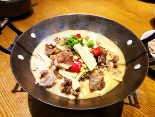大片牛肉锅
