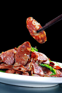 豆尖炒腊肠