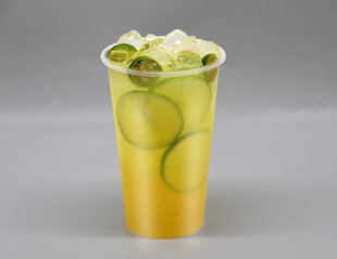 金桔柠檬双柚汁