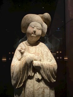 彩绘陶俑