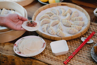 包饺子