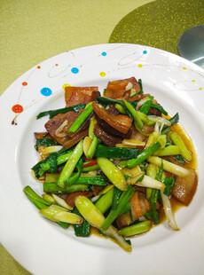 大蒜炒肉