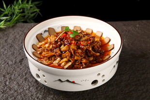 茶油蒸腊肥肠