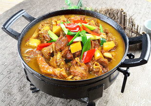  干锅鸡煲