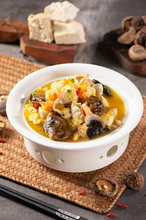 海鲜煨豆腐