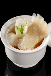 菜胆鱼丸炖鱼翅
