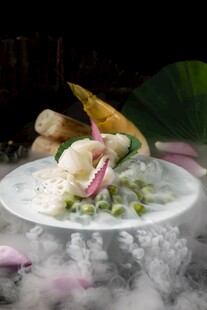 黄金笋拼鲜莲子