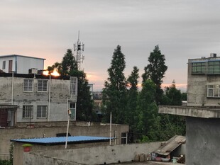 傍晚 老旧城区  夕阳 建筑 