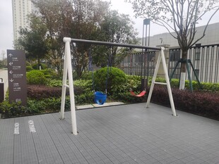 荡秋千