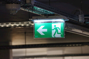紧急出口指示标