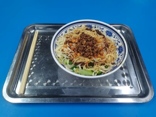 美食炸酱面