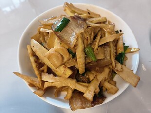 竹笋烧咸肉