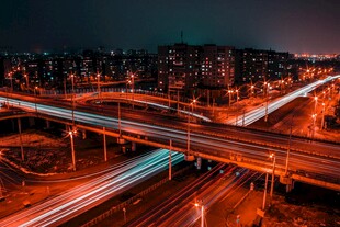 夜晚的公路