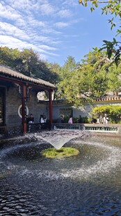 中式庭院石桥流水景致