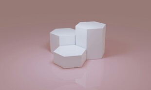 白色几何立体摆件展示