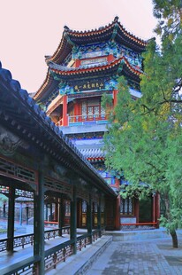 古色古香中式楼阁与长廊
