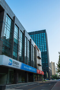 城市现代商业办公建筑外观