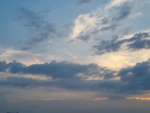 天空与云朵