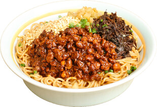 美味肉酱拌面诱人呈现
