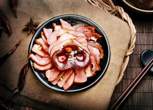 美味卤猪嘴