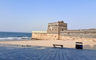 海边古老堡垒景观