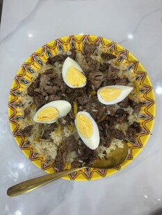 鸡蛋盖饭美食诱人呈现