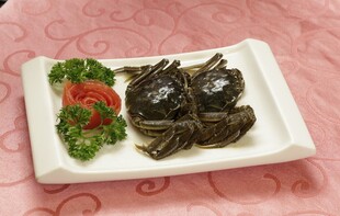 美味摆盘大闸蟹