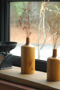 窗边陶瓶插干花摆件