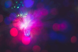 梦幻炫彩光斑背景图